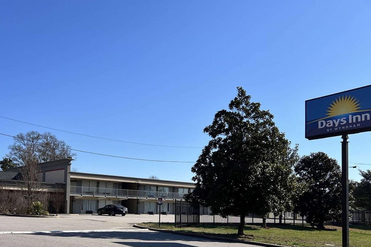 Days Inn By Wyndham Monroe Nc Exterior photo